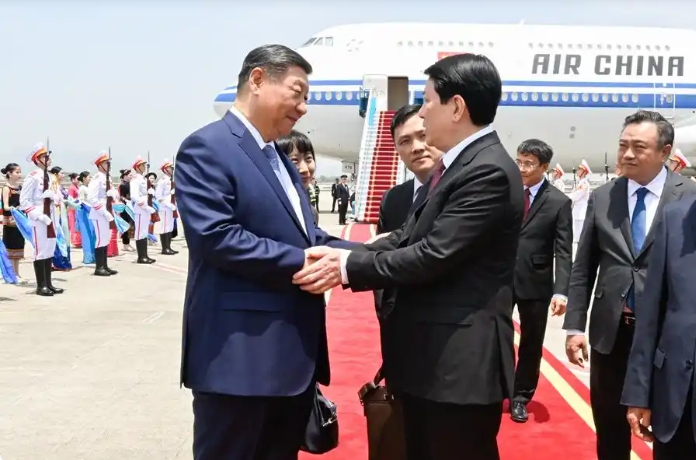 習(xí)近平抵達(dá)河內(nèi)對越南進(jìn)行國事訪問